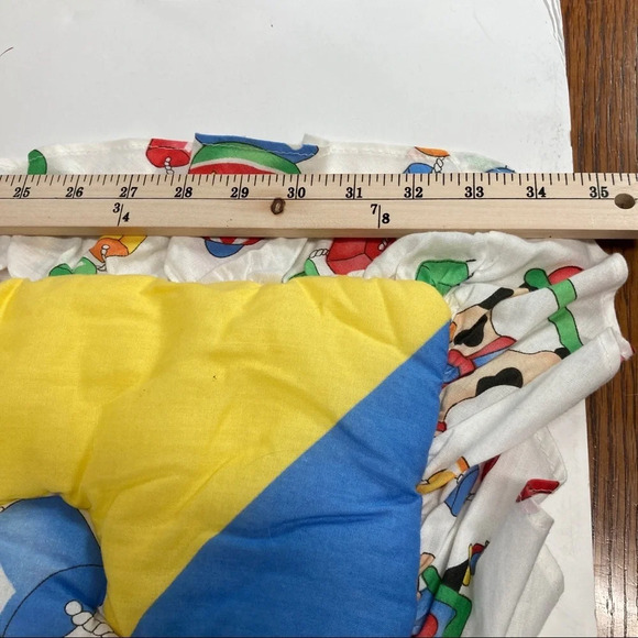 Vintage Baby Quilt/Wall hanging Red Calliope Animal Theme 1993, Puffy - Picture 2 of 5